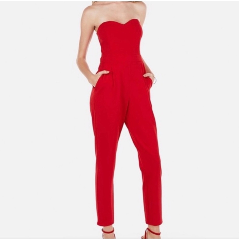 STRAPLESS SWEETHEART NECK JUMPSUIT IN RACING RED